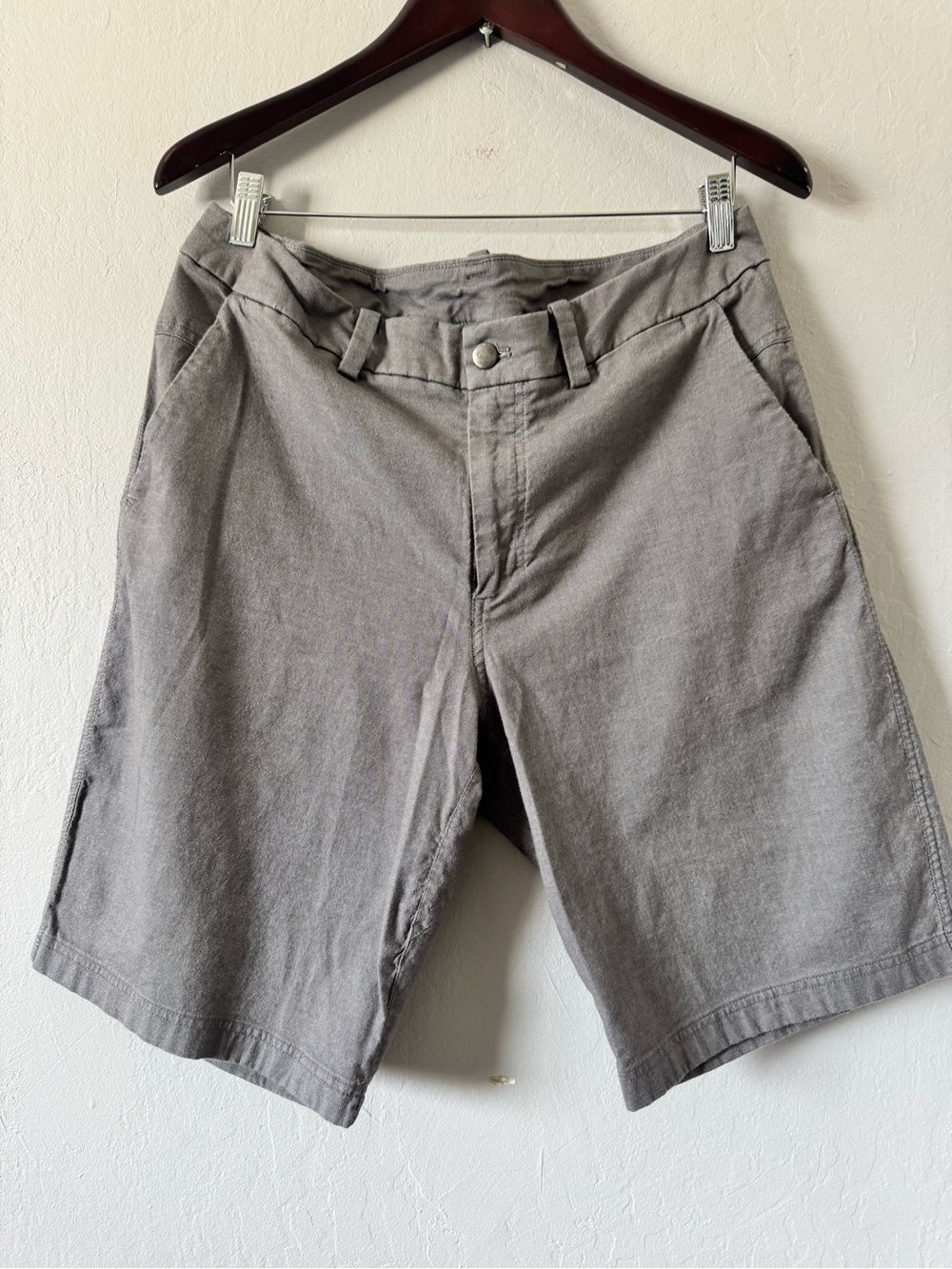 Lululemon Men's Commission Classic Gray Cotton-Blend Shorts size 34 Golf, Travel